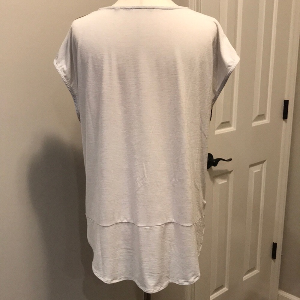 Two-Tone Tie-Front Knit Top - Picture 4 of 8